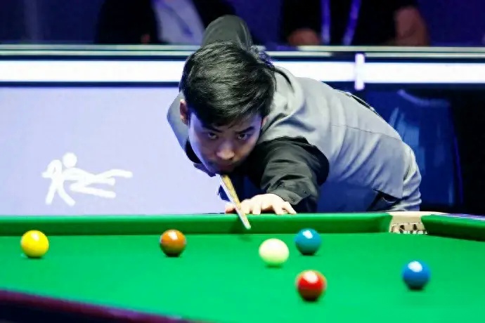 她在许多国 她在许多国