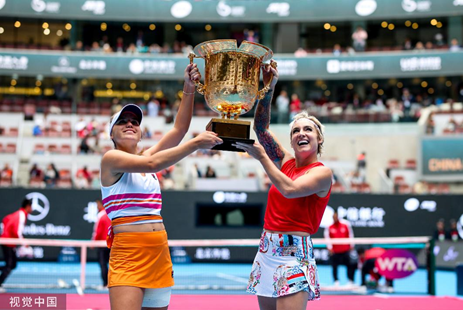 冠辉煌相连 冠辉煌相连